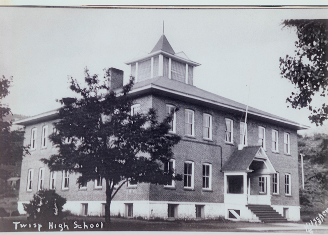 The Community Center Turns 100 !